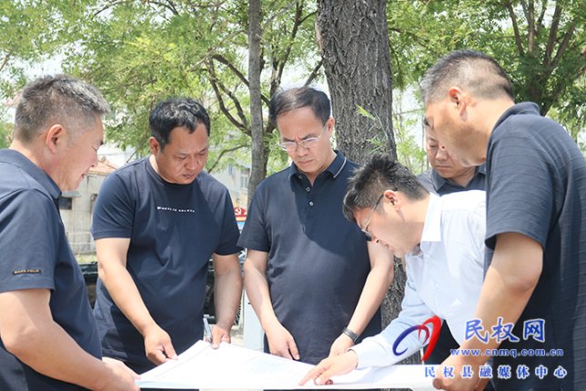 縣委副書記、縣長王景義
