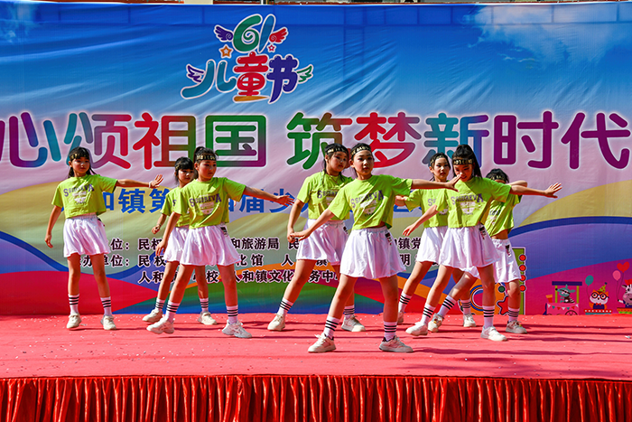 民權(quán)縣人和鎮(zhèn)舉辦慶“六一”文藝匯演 民權(quán)縣人和鎮(zhèn)舉辦慶“六一”文藝匯演