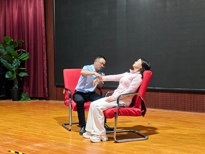 輕松備考·河南省12355與你同行——民權(quán)縣2025年中考減壓活動走進實驗中學 輕松備考·河南省12355與你同行——民權(quán)縣2025年中考減壓活動走進實驗中學