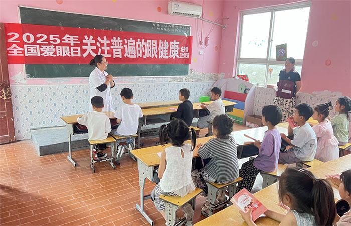 民權(quán)城關(guān)鎮(zhèn)衛(wèi)生院愛(ài)眼日宣傳活動(dòng)進(jìn)校園 民權(quán)城關(guān)鎮(zhèn)衛(wèi)生院愛(ài)眼日宣傳活動(dòng)進(jìn)校園