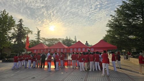 縣殘聯(lián)舉辦全國(guó)“愛眼日”宣傳活動(dòng) 縣殘聯(lián)舉辦全國(guó)“愛眼日”宣傳活動(dòng)