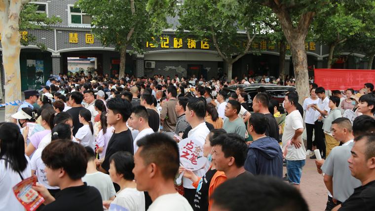 民權縣圖書館組織開展 “閱讀點亮未來·助力高考夢想”志愿服務活動