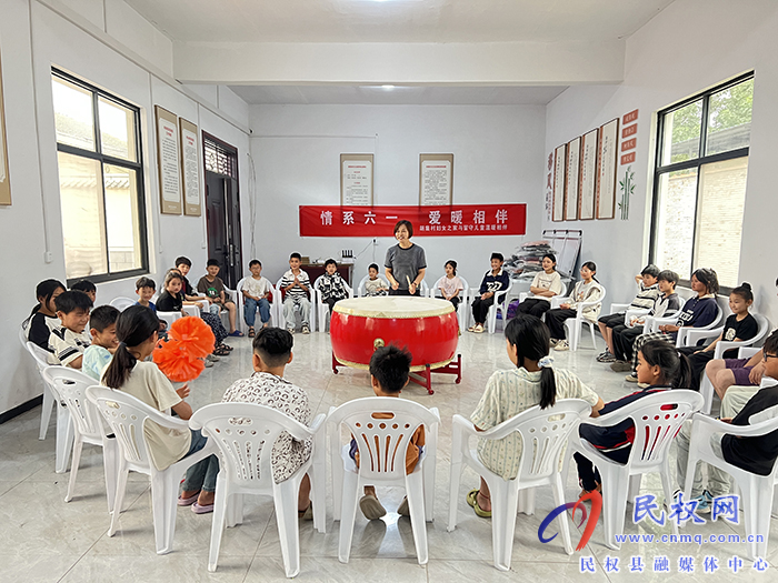 胡集鄉(xiāng)開展“情系六一  愛暖相伴”關(guān)愛活動(dòng) 胡集鄉(xiāng)開展“情系六一  愛暖相伴”關(guān)愛活動(dòng)