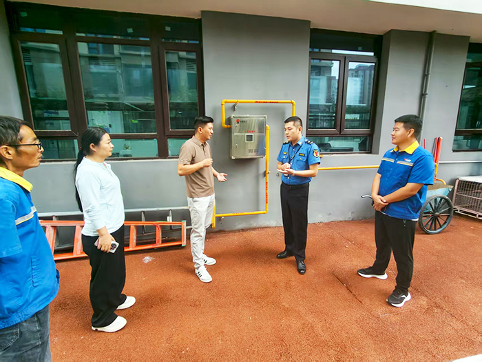 盯緊校園燃氣“安全閥” 筑牢安全防護墻 盯緊校園燃氣“安全閥” 筑牢安全防護墻