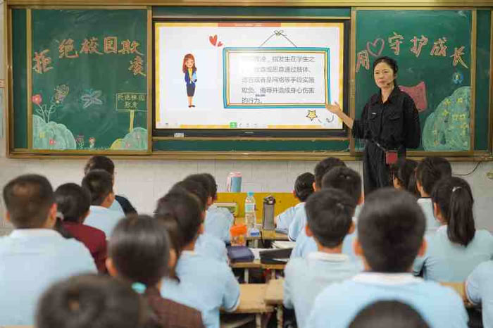 拒絕校園欺凌，筑牢校園安全防線——民權(quán)縣實驗小學(xué)教育集團組織開展防欺凌主題班會
