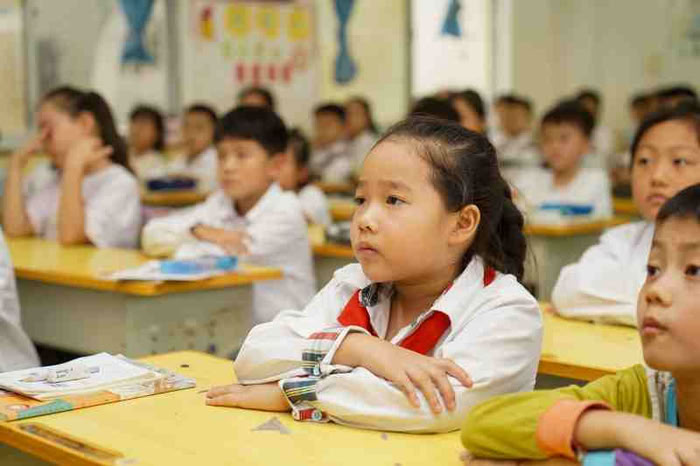 拒絕校園欺凌，筑牢校園安全防線——民權(quán)縣實驗小學(xué)教育集團組織開展防欺凌主題班會