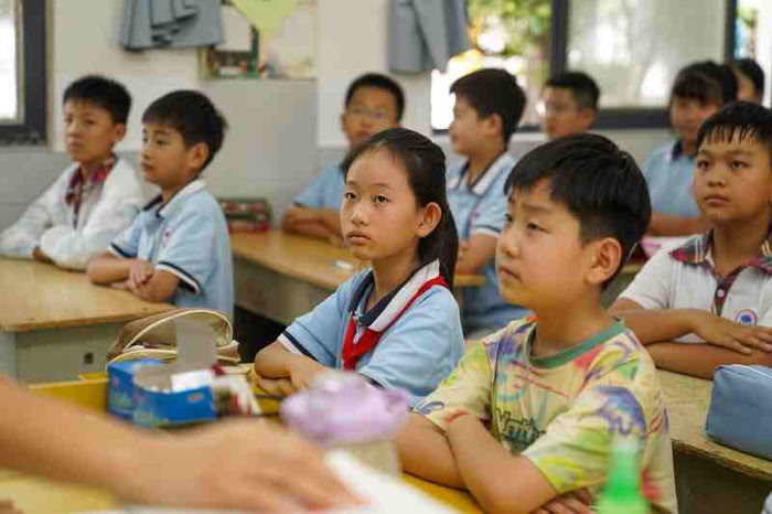 拒絕校園欺凌，筑牢校園安全防線——民權(quán)縣實驗小學(xué)教育集團組織開展防欺凌主題班會