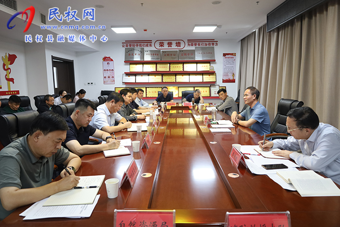 縣委副書記、縣長王景義調(diào)研養(yǎng)老服務(wù)工作