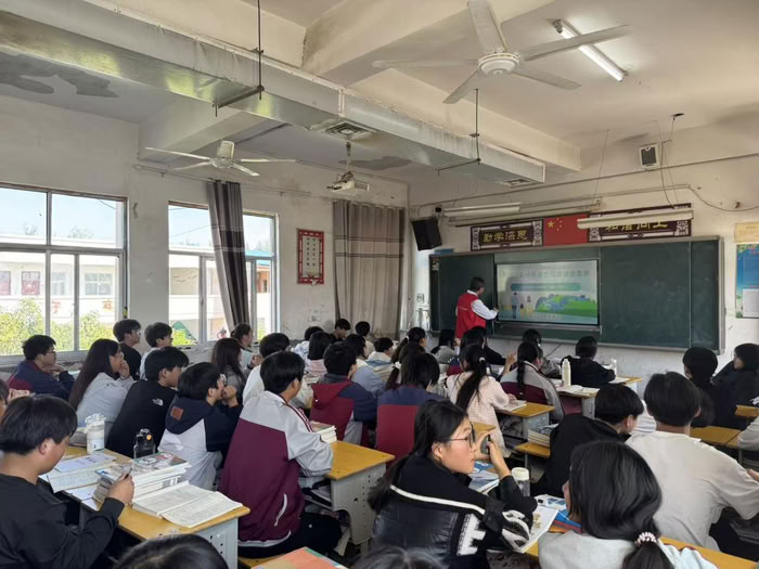 王橋鎮(zhèn)中心衛(wèi)生院聯(lián)合河南大學(xué)第一附屬醫(yī)院醫(yī)療團隊開展義診暨健康宣講活動 王橋鎮(zhèn)中心衛(wèi)生院聯(lián)合河南大學(xué)第一附屬醫(yī)院醫(yī)療團隊開展義診暨健康宣講活動