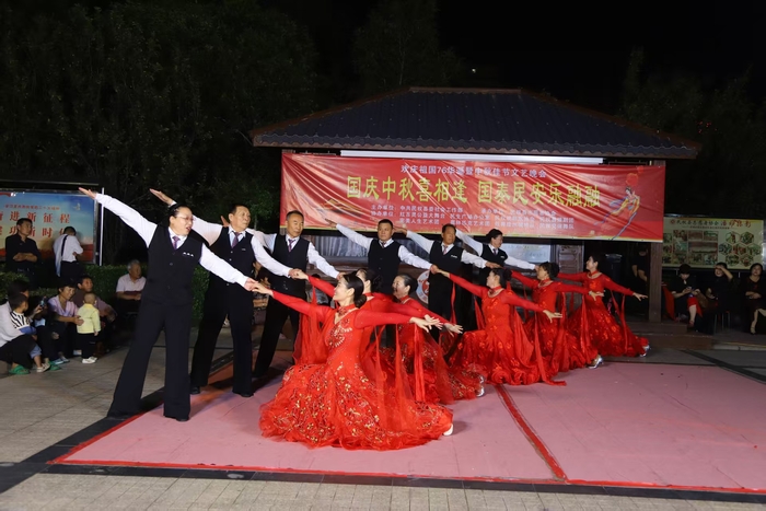 民權:載歌載舞共慶雙節(jié) 民權:載歌載舞共慶雙節(jié)